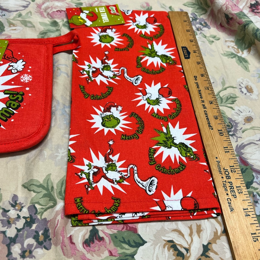 Grinch tea towel & pot holder - Picture 7 of 10